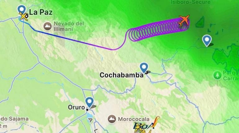 El avión empieza a realizar órbitas alrededor de Cochabamba sin haber reestablecido comunicación con las dependencias de control. | Urgente.bo.