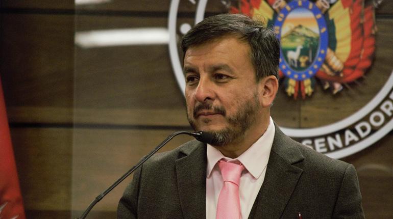 El ministro de Hidrocarburos y Energías, la noche de este jueves, luego de comparecer en la Asamblea Legislativa | ABI